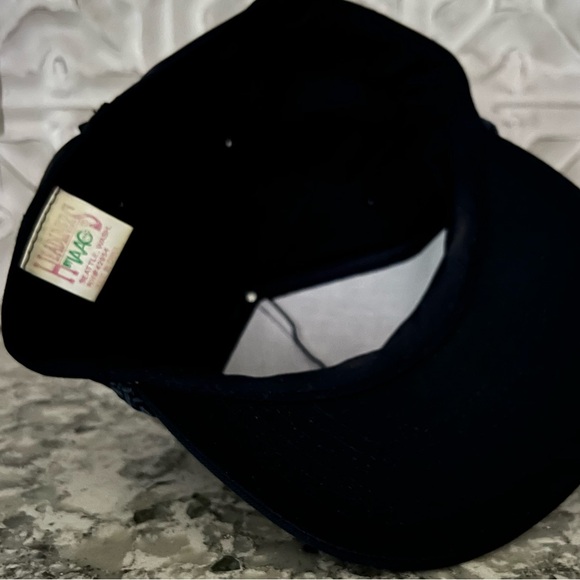 Cap from Alaska - Picture 3 of 5